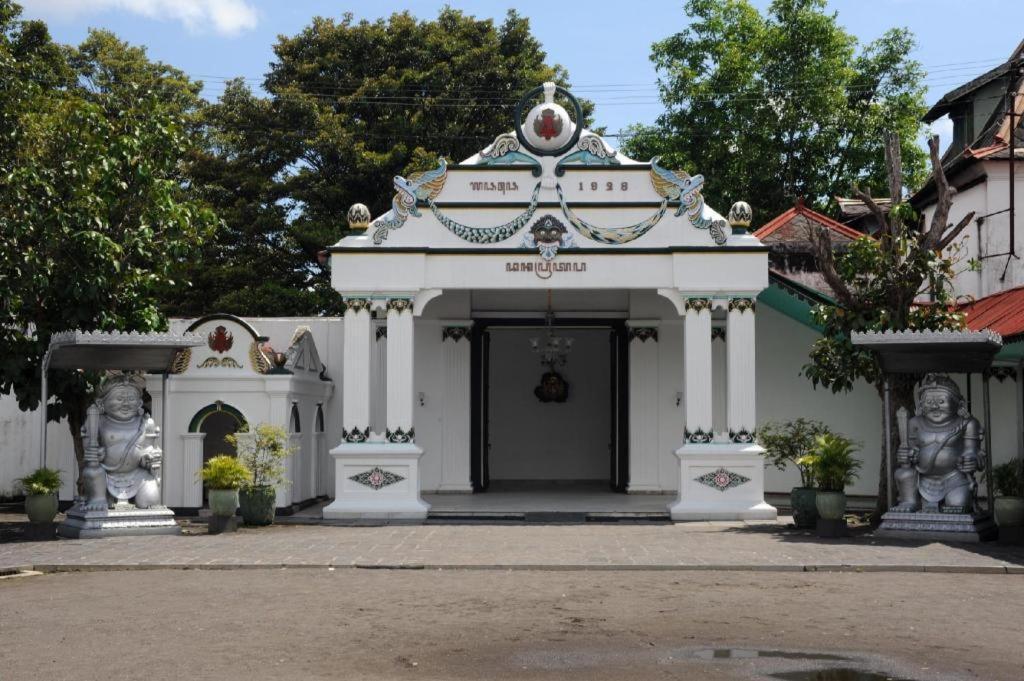 فندق Grand Malioboro يوغياكارتا المظهر الخارجي الصورة
