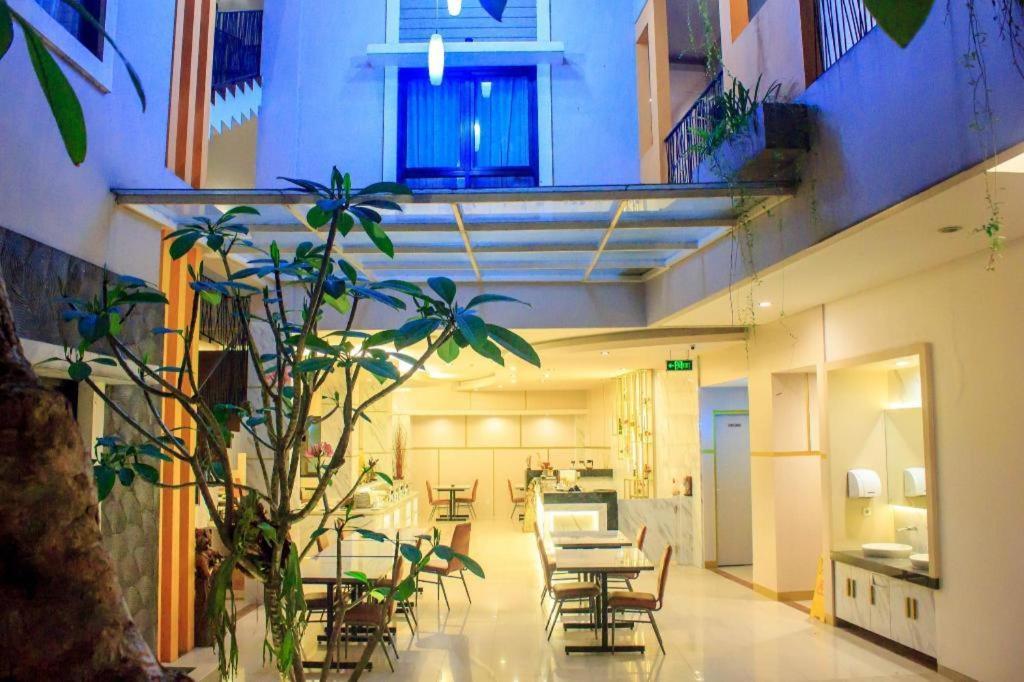 فندق Grand Malioboro يوغياكارتا المظهر الخارجي الصورة