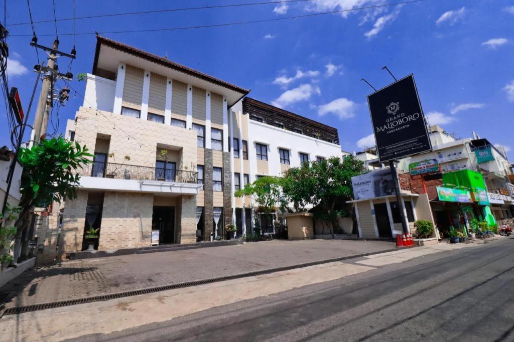 فندق Grand Malioboro يوغياكارتا المظهر الخارجي الصورة