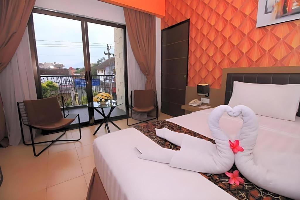 فندق Grand Malioboro يوغياكارتا المظهر الخارجي الصورة