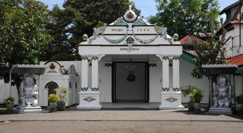 فندق Grand Malioboro يوغياكارتا المظهر الخارجي الصورة
